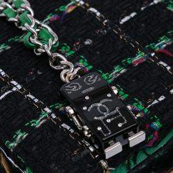 مملوكة مسبقًا Chanel Black Quilted Boucle Tweed Robot Charm Wallet On Chain