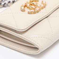 Pre Owned Chanel Cream Quilted Leather 19 Compact Wallet on Chain