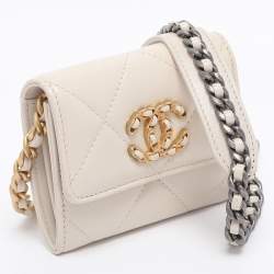 Pre Owned Chanel Cream Quilted Leather 19 Compact Wallet on Chain