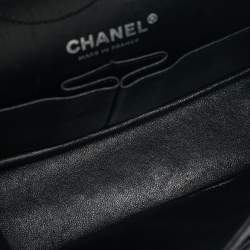 Pre Owned حقيبة شانيل بغطاء قلاب من مجموعة باريس بومباي 225 جلد أسود 2.55 ريإيشو