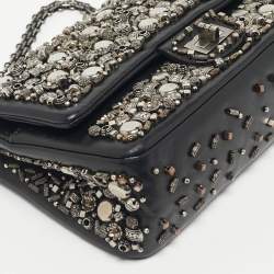 Pre Owned حقيبة شانيل بغطاء قلاب من مجموعة باريس بومباي 225 جلد أسود 2.55 ريإيشو