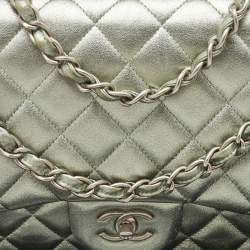 مملوكة مسبقًا حقيبة شانيل جامبو كلاسيك جلد أخضر مينت ميتاليك مبطن بقلاب مزدوج