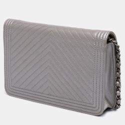 Pre Owned Chanel Silver Chevron Metallic Caviar Boy Wallet On Chain