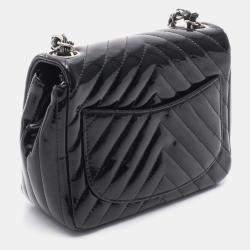 Pre Owned Chanel Chevron V-Stitch Black Patent Leather Shoulder Bag