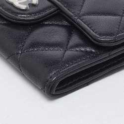 Pre Owned Chanel Black Quilted Leather CC Compact Wallet