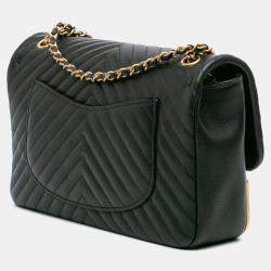 Pre Owned Chanel Black/Gold Calfskin Chevron Rock The Corner Flap Bag