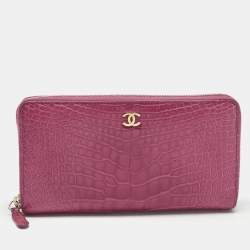 مملوكة مسبقًا Chanel Pink Crocodile CC CC Zip Around Wallet