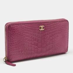 Pre Owned Chanel Pink Crocodile CC CC Zip Around Wallet