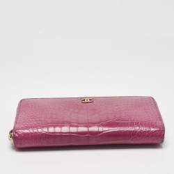Pre Owned Chanel Pink Crocodile CC CC Zip Around Wallet