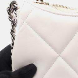 مملوكة مسبقًا حقيبة شانيل 19 ماتليس سلسلة كتف جلد صغيرة بيضاء