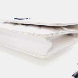 مملوكة مسبقًا حقيبة شانيل محفظة ماي ايفرينج أبيض كافيار على سلسلة