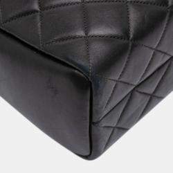 Pre Owned Chanel Black Quilted Lambskin Shoulder Bag