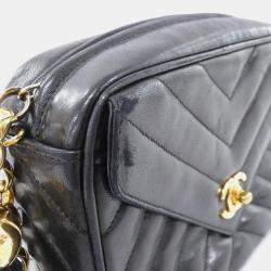 Pre Owned Chanel Chevron Black Leather Shoulder Bag