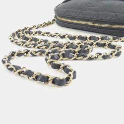 مملوكة مسبقًا Chanel Navy Leather Shoulder Bag