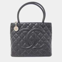 مملوكة مسبقًا Chanel Black Handbag