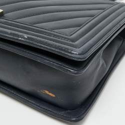 Pre Owned Chanel Navy Blue Chevron Leather New Medium Boy Flap Bag