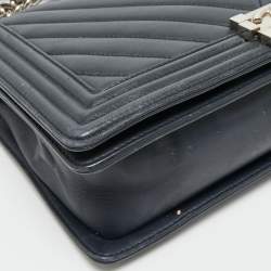 Pre Owned Chanel Navy Blue Chevron Leather New Medium Boy Flap Bag