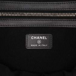 Pre Owned حقيبة كلتش شانيل أو كيس جلد عجل سوداء شيفرون مائل كبيرة مع شرابة