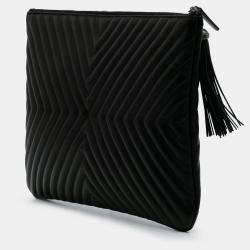 Pre Owned حقيبة كلتش شانيل أو كيس جلد عجل سوداء شيفرون مائل كبيرة مع شرابة