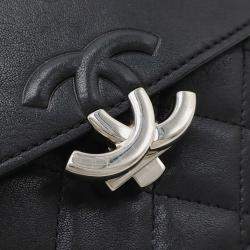 Pre Owned Chanel Half Coco Mark Double Chain Black Leather Shoulder Bag