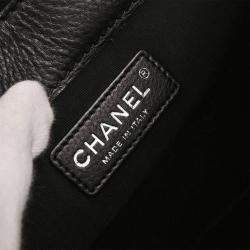 Pre Owned Chanel Boy Reverso Medium Black Leather Shoulder Bag
