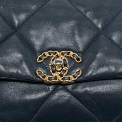 مملوكة مسبقًا حقيبة شانيل 19 جلد كريمي مبطن صغيرة بقلاب