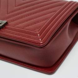 Pre Owned Chanel Red Chevron Caviar Leather New Medium Boy Flap Bag