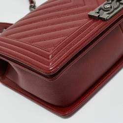 Pre Owned Chanel Red Chevron Caviar Leather New Medium Boy Flap Bag