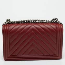 Pre Owned Chanel Red Chevron Caviar Leather New Medium Boy Flap Bag
