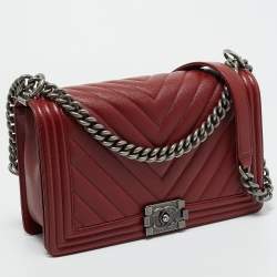 Pre Owned Chanel Red Chevron Caviar Leather New Medium Boy Flap Bag