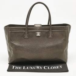 Pre Owned Chanel Metallic Leather XL Executive Cerf Tote