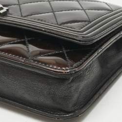 Pre Owned Chanel Metallic Quilted Patent Leather Boy WOC Bag