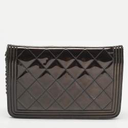 Pre Owned Chanel Metallic Quilted Patent Leather Boy WOC Bag