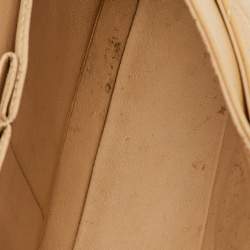 Pre Owned Chanel Beige Quilted Caviar Leather Medium Classic Double Flap Bag