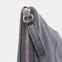 Pre Owned Chanel Black Medium CC Quilted Caviar O Case Clutch