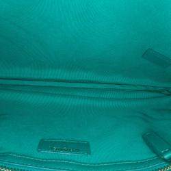 Pre Owned حقيبة كلتش شانيل كيس لامبسكين من الحجم المتوسط باللون الأخضر مبطنة