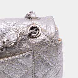 Pre Owned Chanel Silver Quilted Aged Calfskin On The Rocks Flap