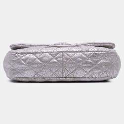 Pre Owned Chanel Silver Quilted Aged Calfskin On The Rocks Flap