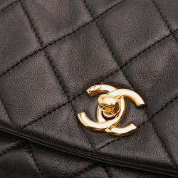 Pre Owned Chanel Black Small Quilted Lambskin Resin Pearl Chain Flap