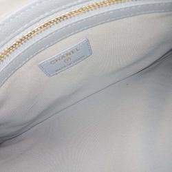 مملوكة مسبقًا Chanel New Medium Blue Caviar Leather Clutch