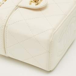 Pre Owned Chanel Off White Quilted Leather Vanity Clutch with Chain