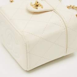 Pre Owned Chanel Off White Quilted Leather Vanity Clutch with Chain