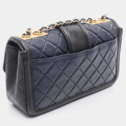 Pre Owned Chanel Matelassé Navy/Black Lambskin Leather Shoulder Bag