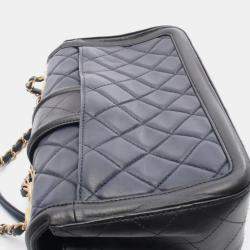 Pre Owned Chanel Matelassé Navy/Black Lambskin Leather Shoulder Bag