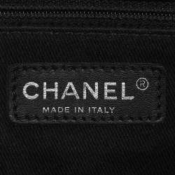 Pre Owned Chanel Black Quilted Glazed Leather Small CC Delivery Bag
