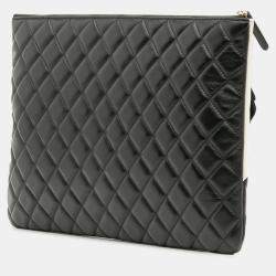 Pre Owned Chanel Black/White Large Quilted Lambskin Camellia O Case Clutch