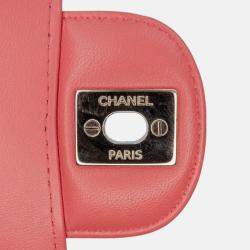 Pre Owned Chanel Classic Double Flap Medium Red Chevron Lambskin Shoulder Bag