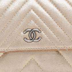 Pre Owned Chanel Gold Chevron Leather Compact Wallet