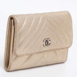 Pre Owned Chanel Gold Chevron Leather Compact Wallet