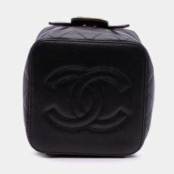 Pre Owned Chanel Black Small CC Quilted Calfskin Vanity Case with Chain